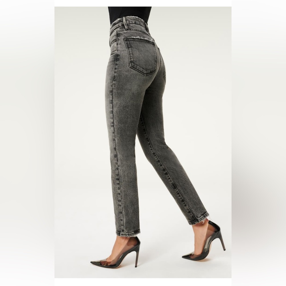 Good American ‘Good Classic Jeans’ in rare gray/black color